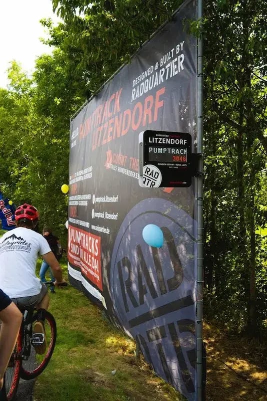 Zählen Sie entlang von Radwegen oder Pumptracks, um Ihre Radfahrer zu motivieren.
