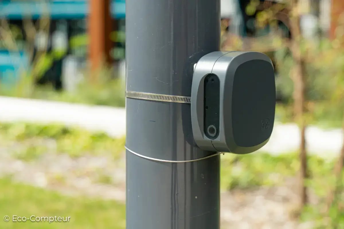 Der PYRO Evo-Sensor ermöglicht die Zählung von Personen anhand der Temperaturschwankungen, die durch den Durchgang eines Nutzers erzeugt werden.