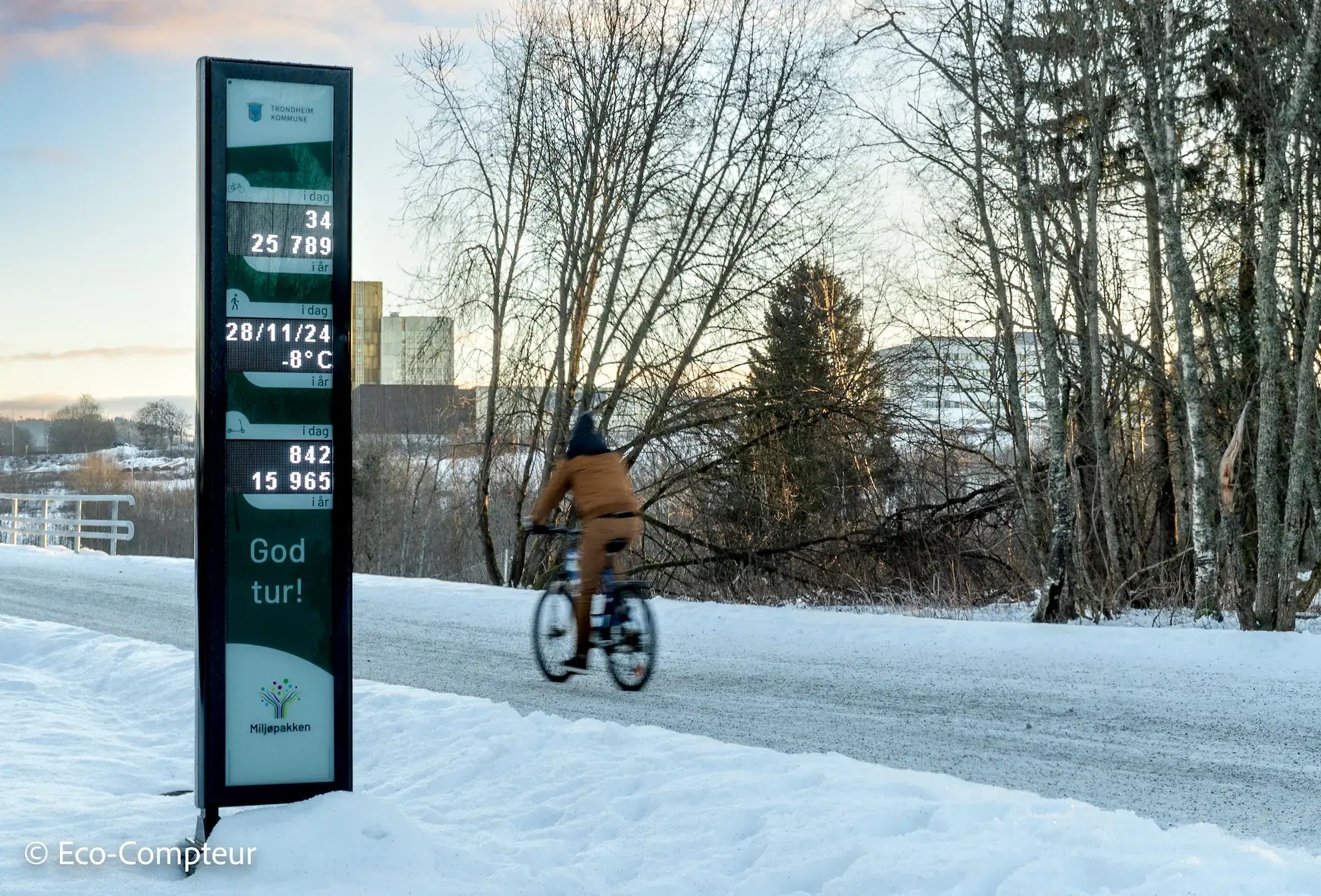 Fahrradzähler im Schnee in Trondheim (Norwegen)
